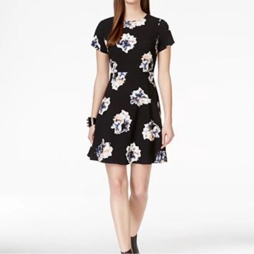 Vince Camuto Women's Fit & Flare Floral Mini Dress - Size‎ 6 | Elegant & Flirty